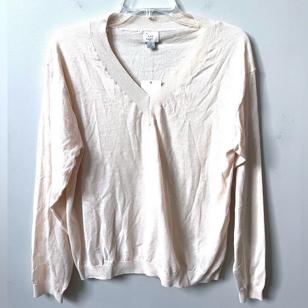 A New Day Long Sleeve V Neck Pullover Sweater Womens Small Cream Lightweight NWT